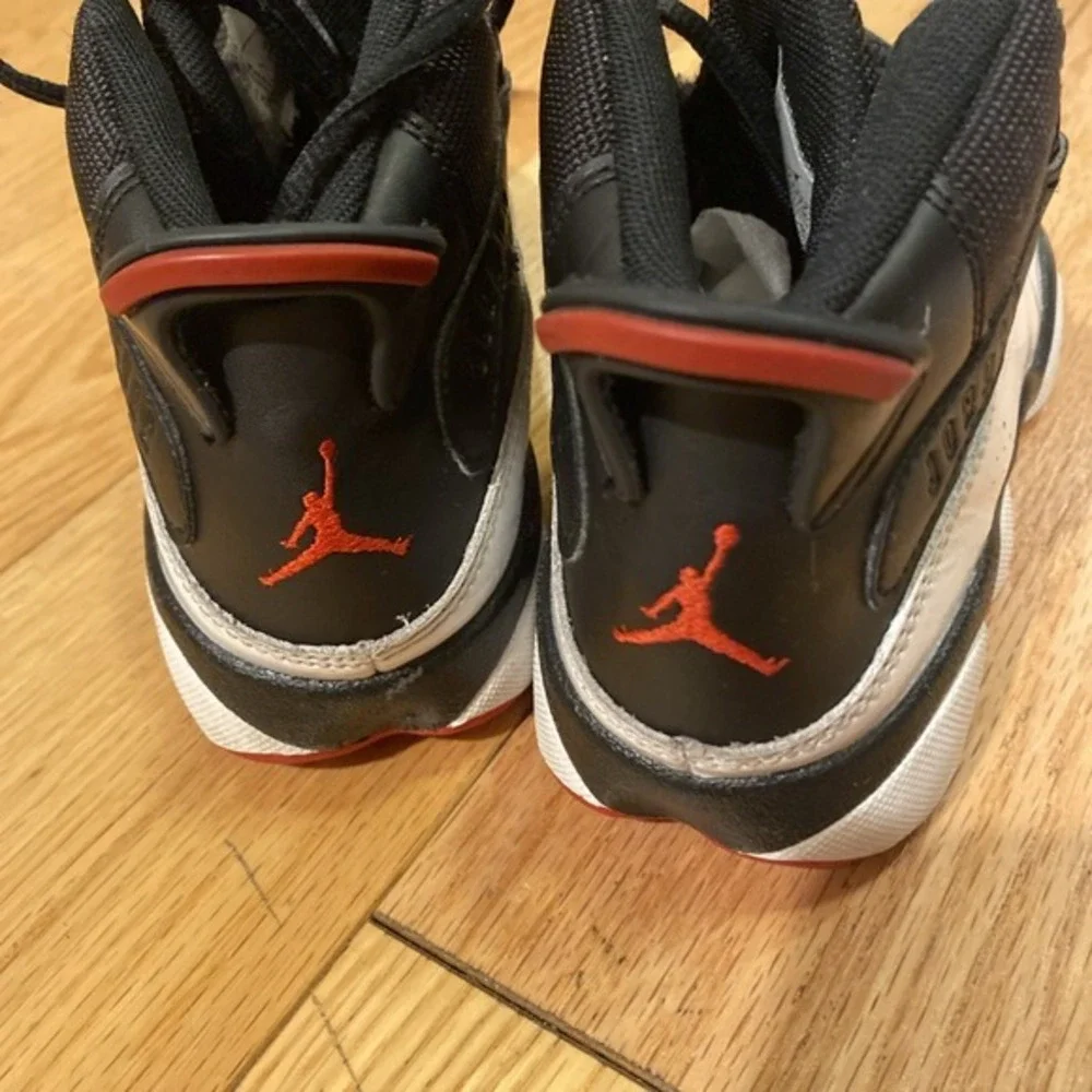 Air Jordan's  Boys 2.5Y 323432-067  White/Black ‎  3671